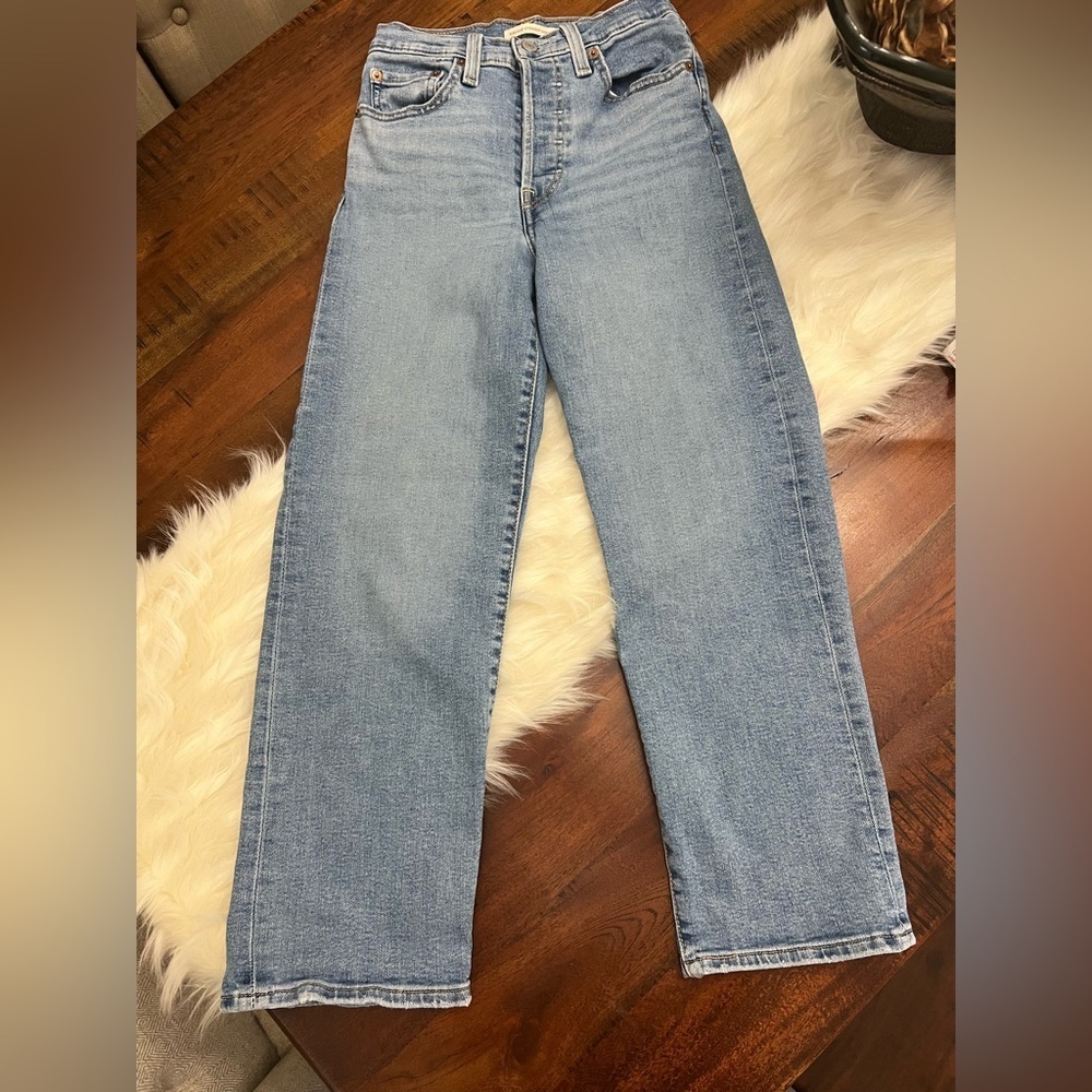 Levi’s Ribcage Straight Ankle Jeans 24 High Rise Button Fly Light Wash 25”